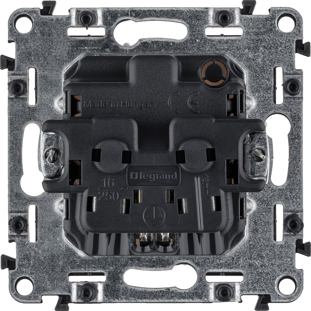 Механизм розетки 1-м СП Valena Allure 16А IP20 250В 2P+E защ. шторки безвинт. клеммы с лицев. панелью бел. Leg 753720